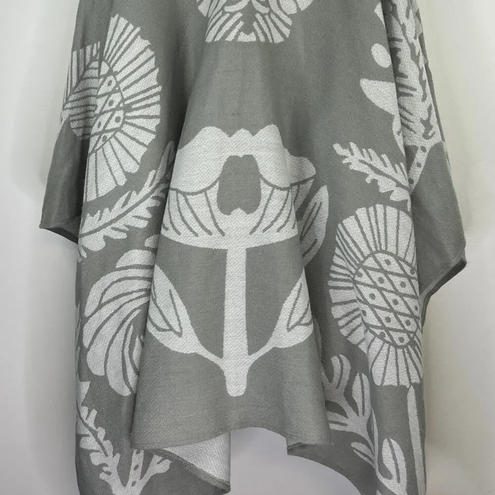 Soft Surroundings Grey Butterfly Frosted Floral Poncho One Size OS Tassels Wrap‎